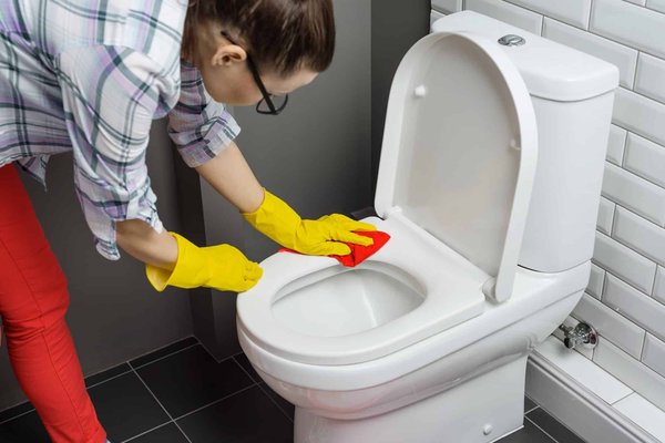 Utilisation de l’acide chlorhydrique pour nettoyer ses toilettes : Que savoir à propos ?