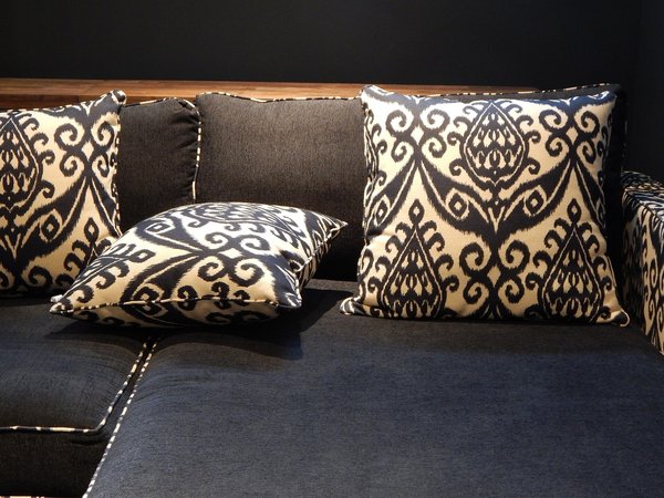 Comment choisir le coussin idéal pour votre canapé ?
