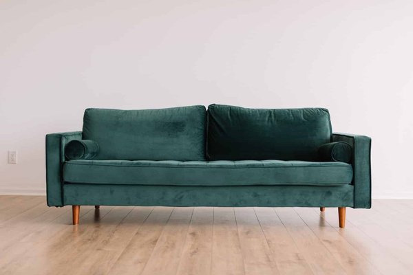 Quelle est la meilleure méthode pour nettoyer un canapé en tissu ?